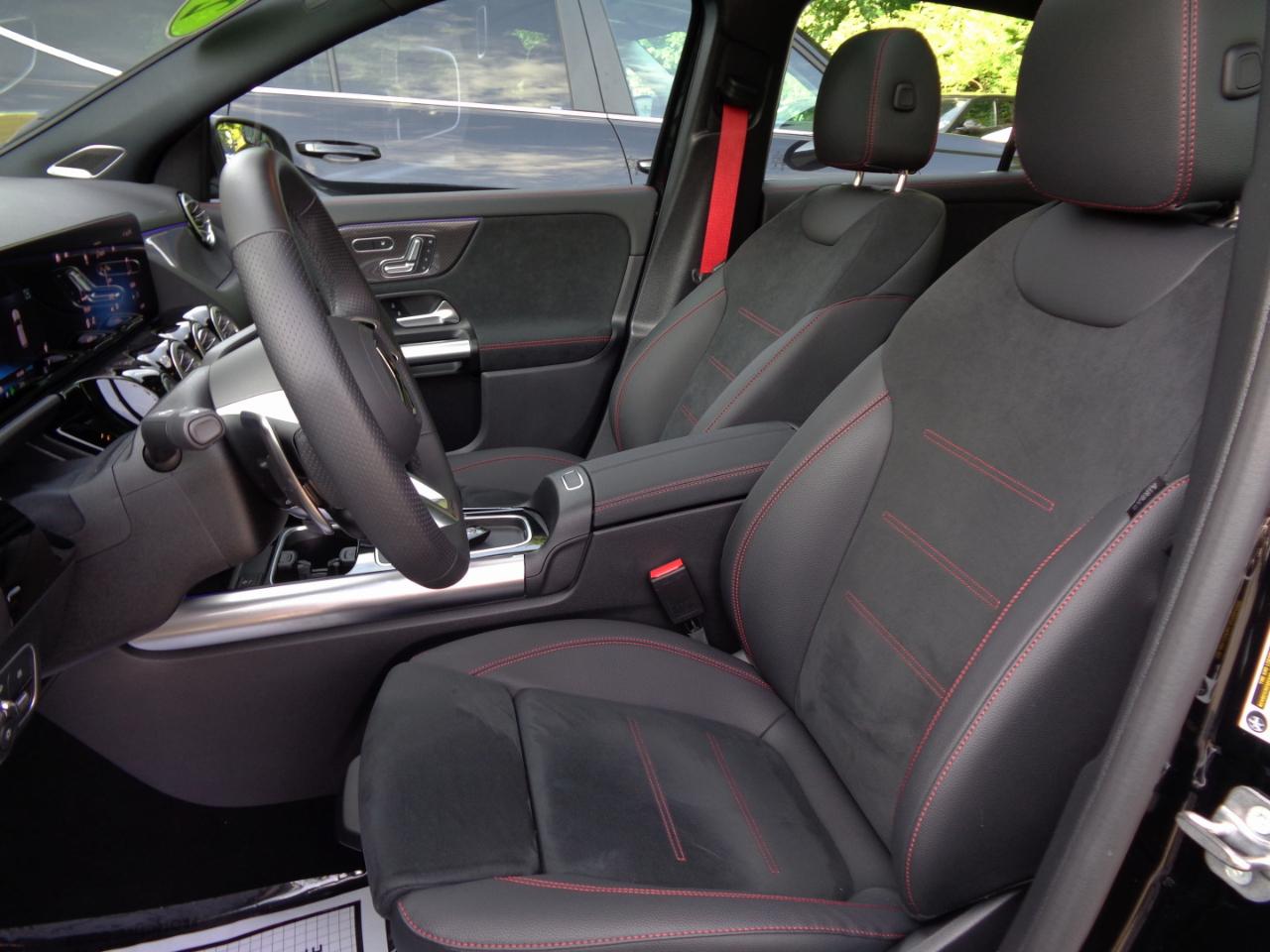 Mercedes-Benz GLA AMG GLA 35 4MATIC SUV 2025