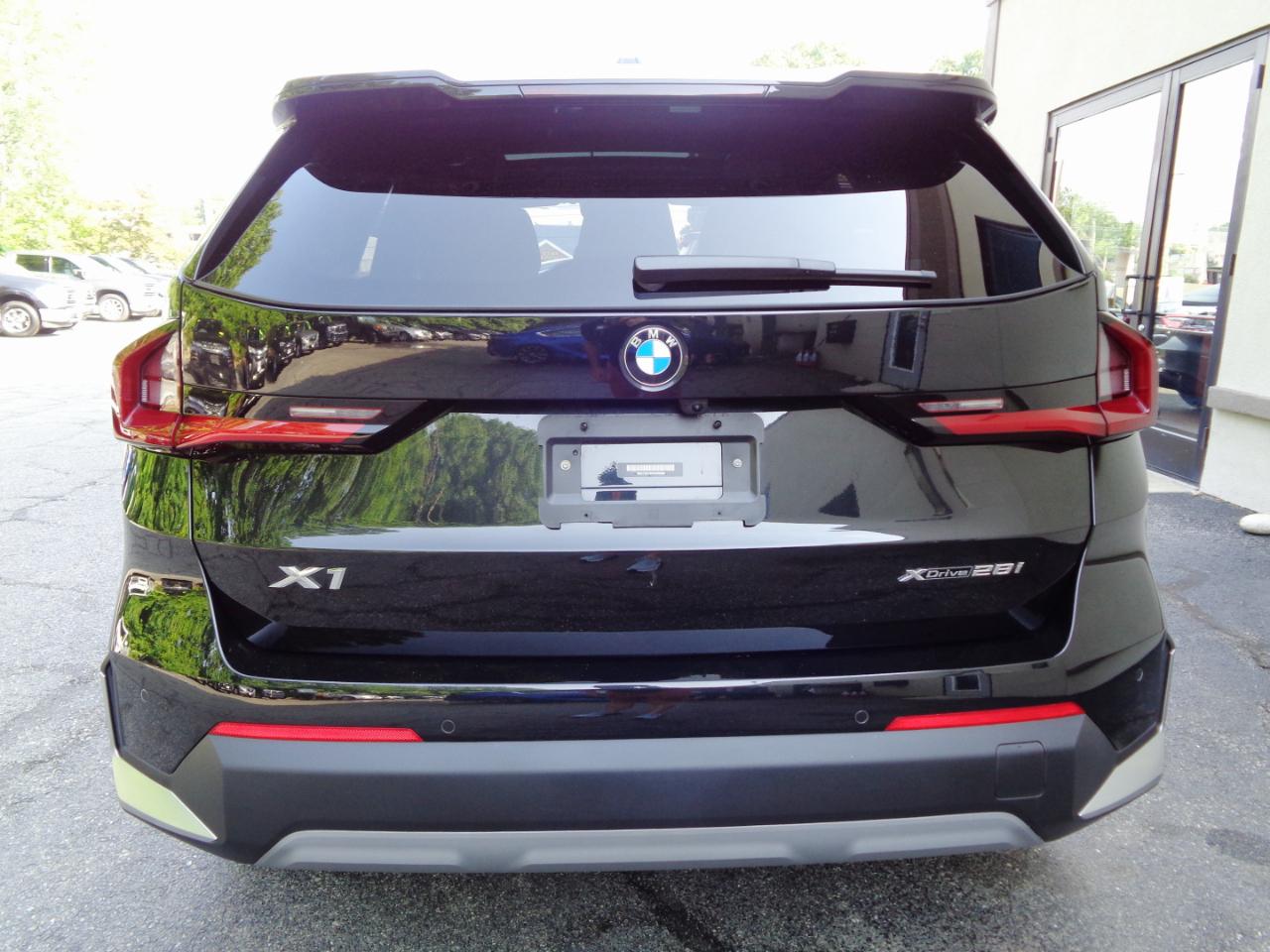 BMW X1 xDrive28i Sports Activity Vehicle 2023