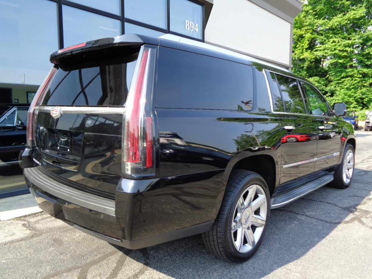 Cadillac Escalade ESV 4WD 4dr Luxury 2015