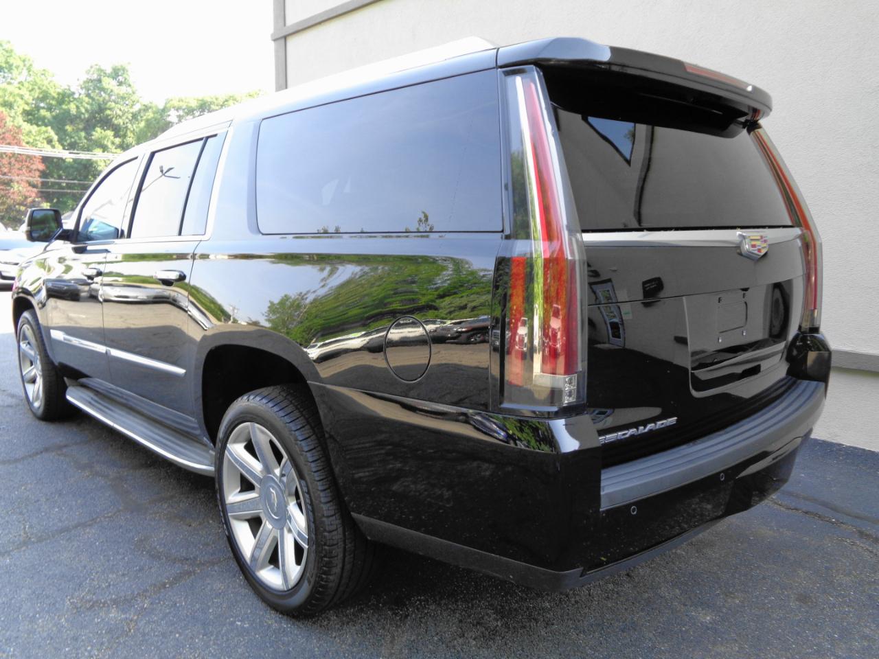 Cadillac Escalade ESV 4WD 4dr Luxury 2015