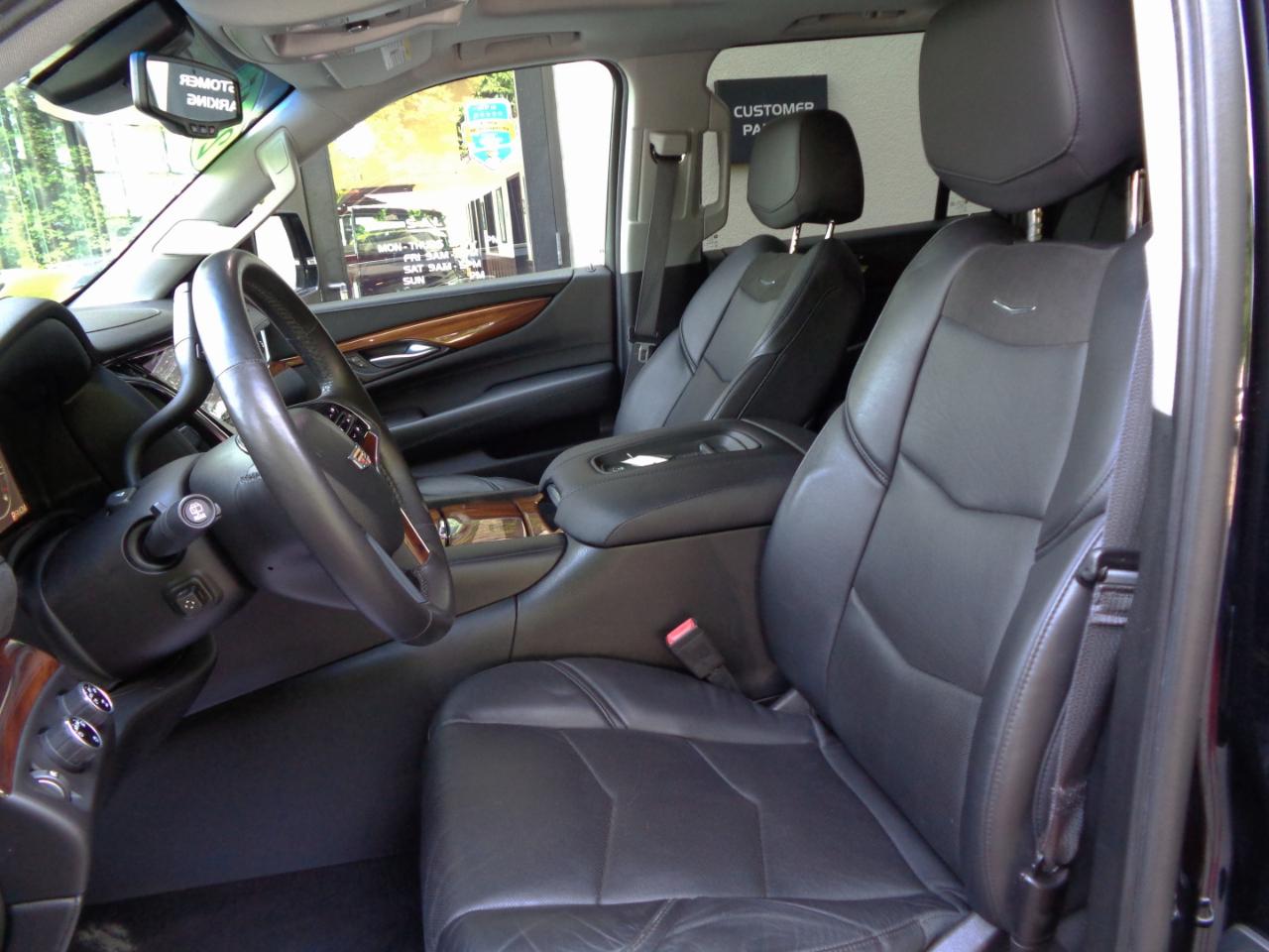 Cadillac Escalade ESV 4WD 4dr Luxury 2015