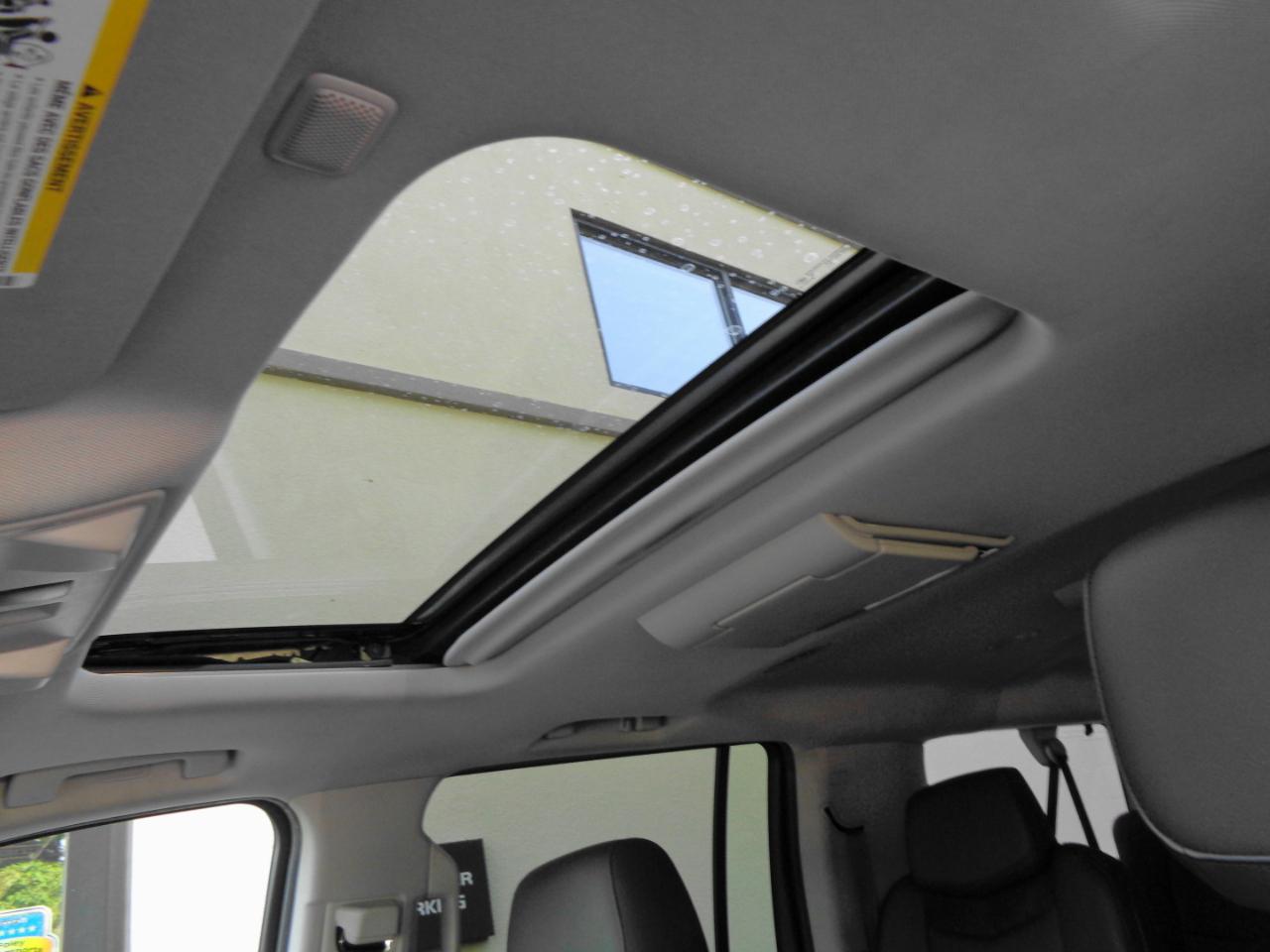 Cadillac Escalade ESV 4WD 4dr Luxury 2015
