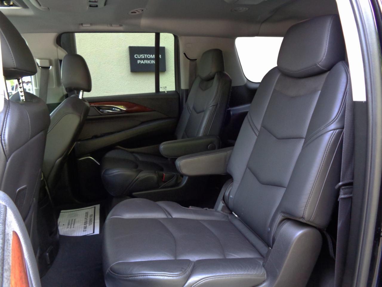 Cadillac Escalade ESV 4WD 4dr Luxury 2015
