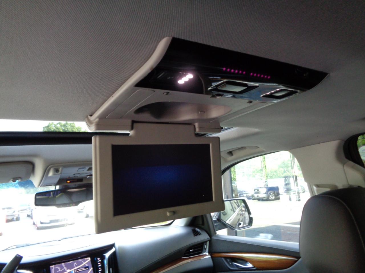 Cadillac Escalade ESV 4WD 4dr Luxury 2015