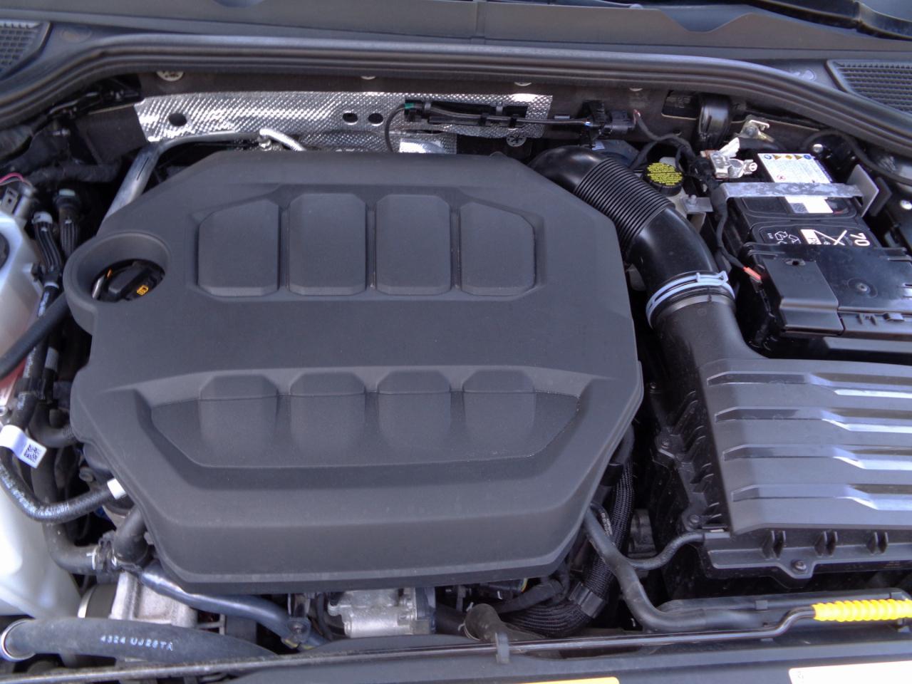 Volkswagen Golf R 2.0T DSG 2025