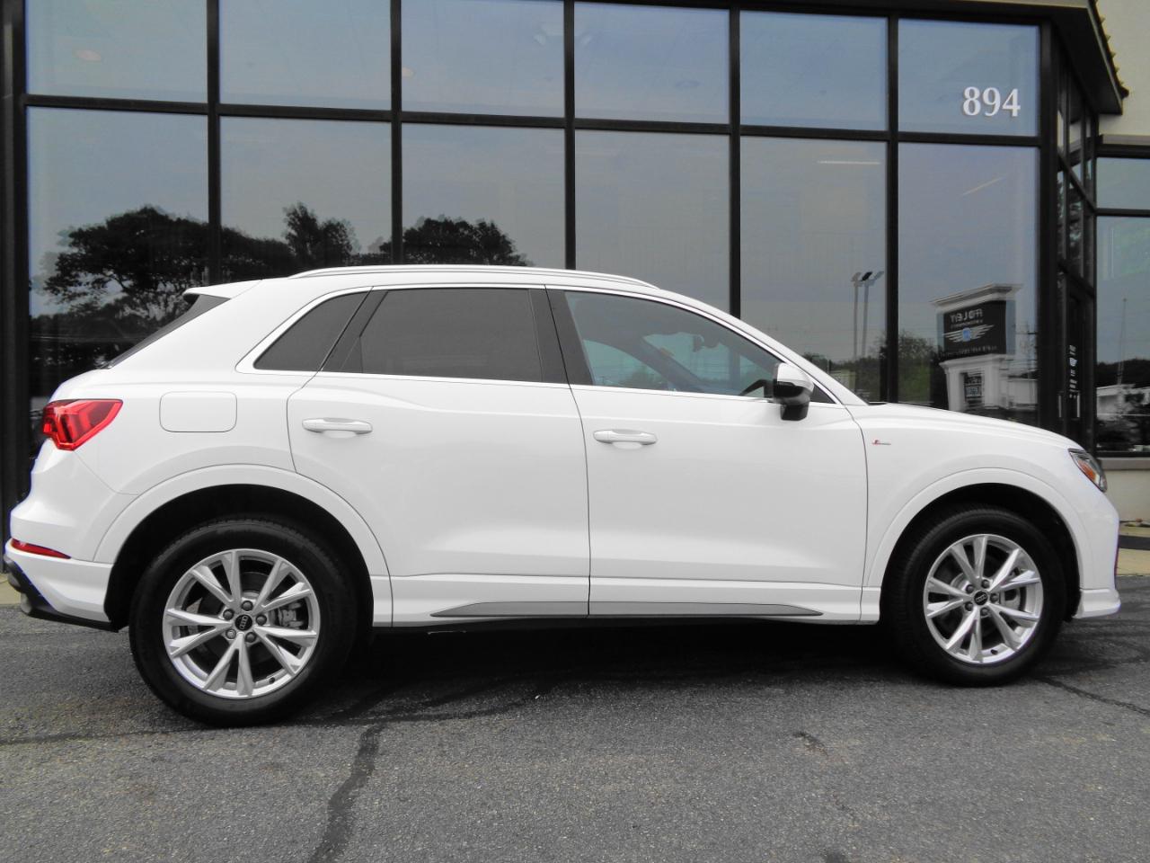 Audi Q3 S line Premium 45 TFSI quattro 2024