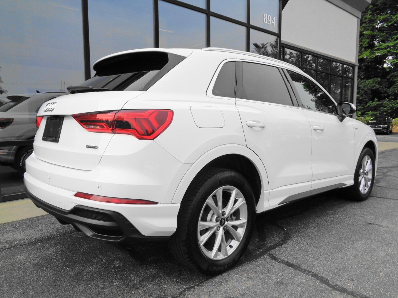Audi Q3 S line Premium 45 TFSI quattro 2024