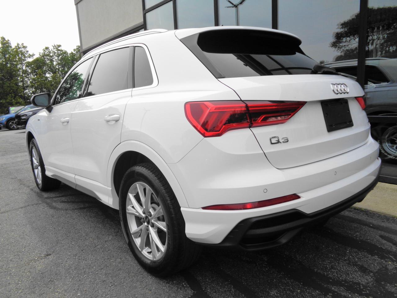 Audi Q3 S line Premium 45 TFSI quattro 2024