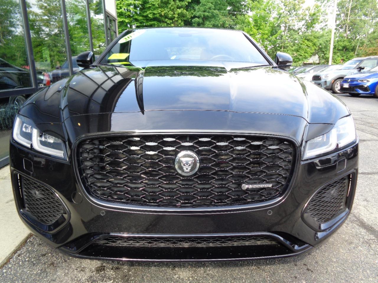 Jaguar XF R-Dynamic SE Sedan AWD 2024
