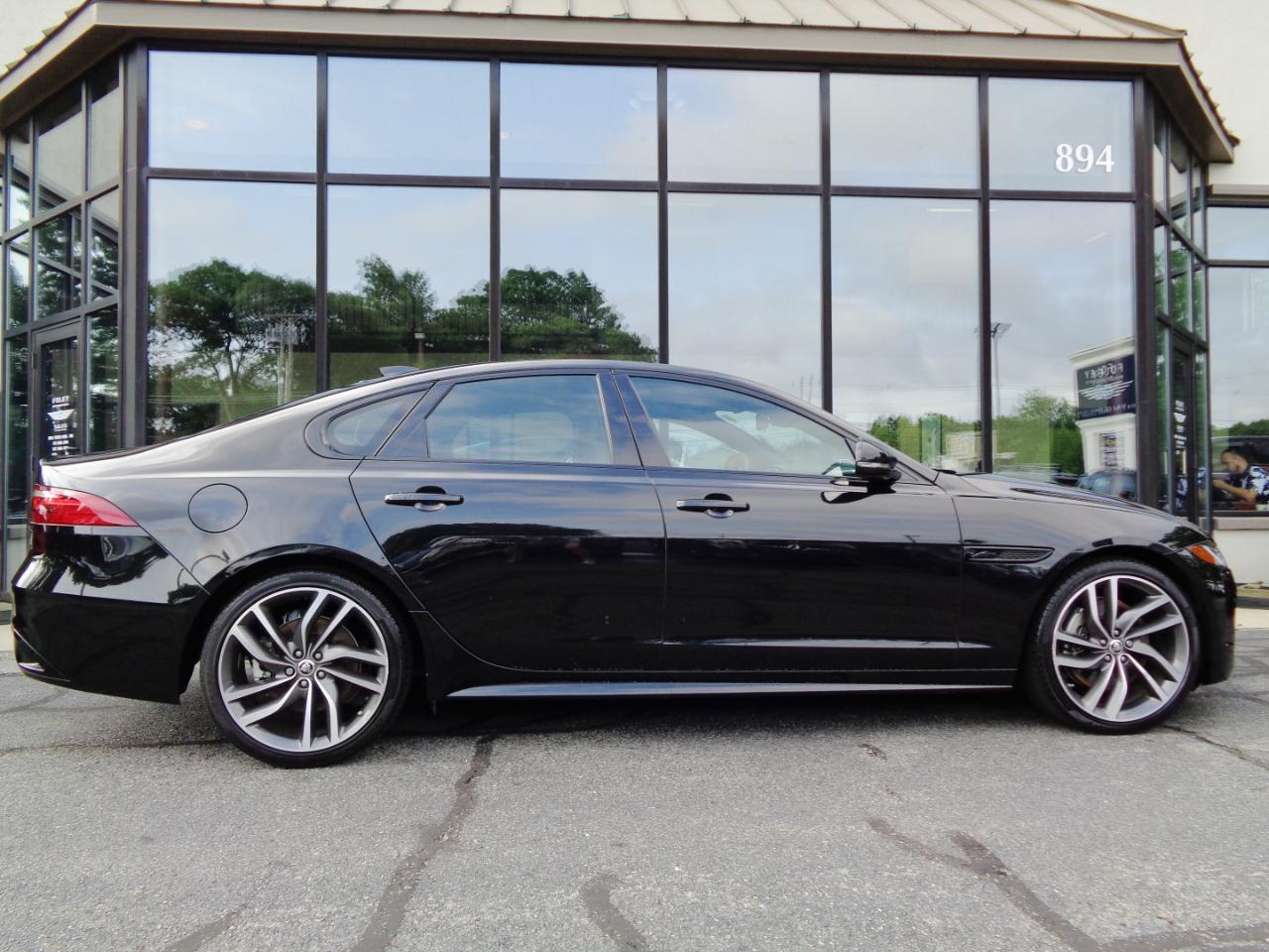 Jaguar XF R-Dynamic SE Sedan AWD 2024