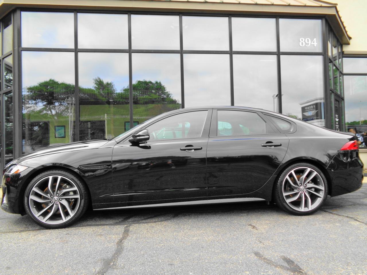 Jaguar XF R-Dynamic SE Sedan AWD 2024