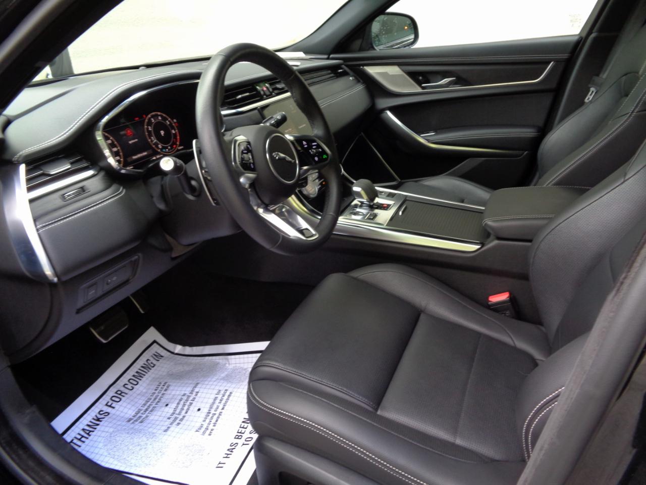 Jaguar XF R-Dynamic SE Sedan AWD 2024