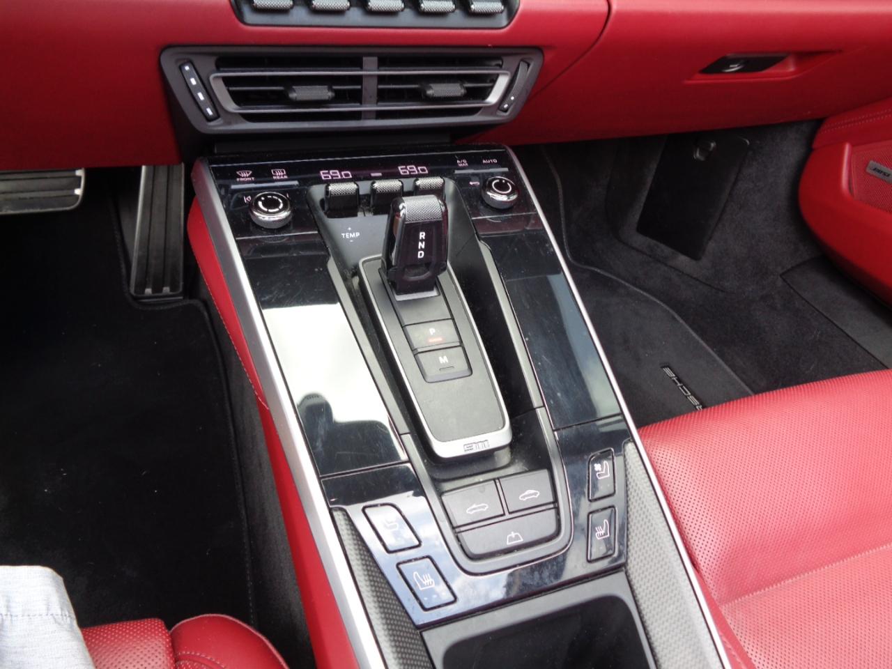 Porsche 911 Carrera Cabriolet 2021