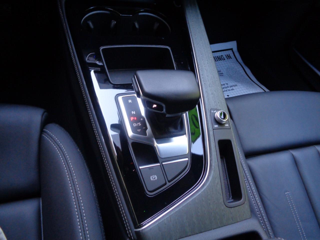 Audi A4 Sedan S line Premium Plus 45 TFSI quattro 2022