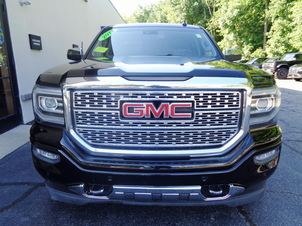GMC Sierra 1500 4WD Crew Cab 143.5" Denali 2017
