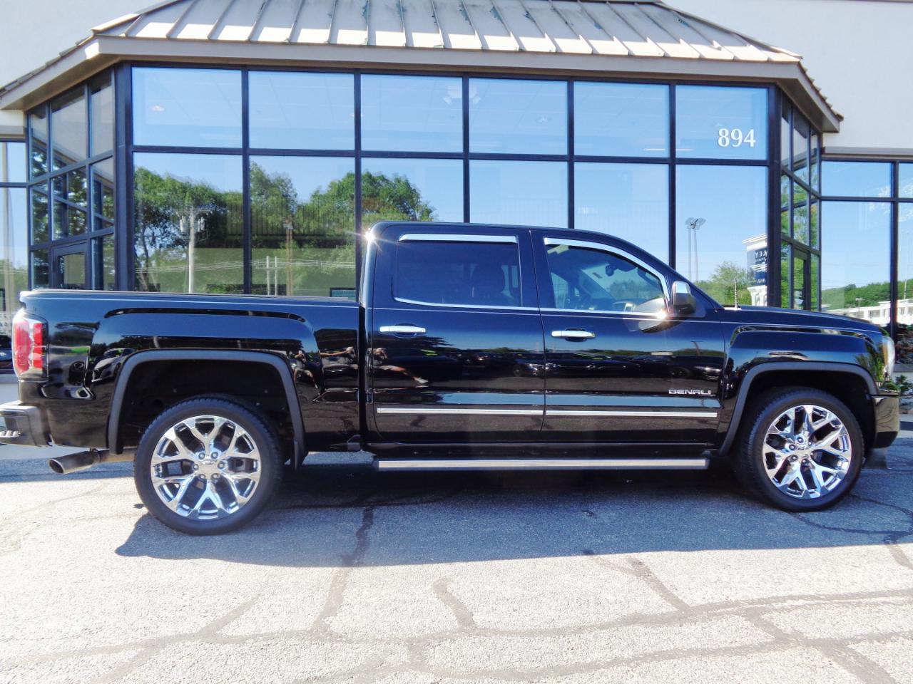 GMC Sierra 1500 4WD Crew Cab 143.5" Denali 2017