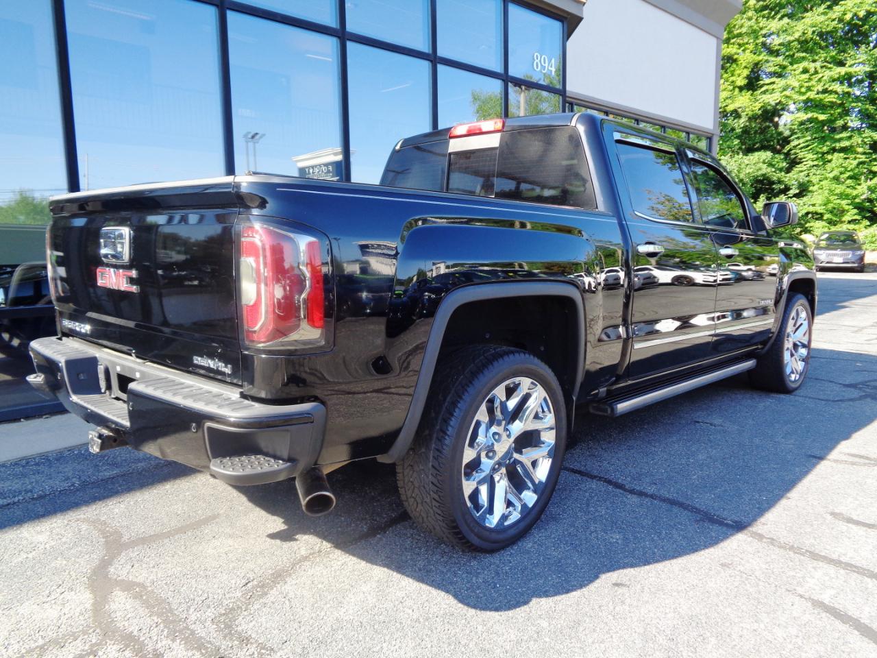 GMC Sierra 1500 4WD Crew Cab 143.5" Denali 2017