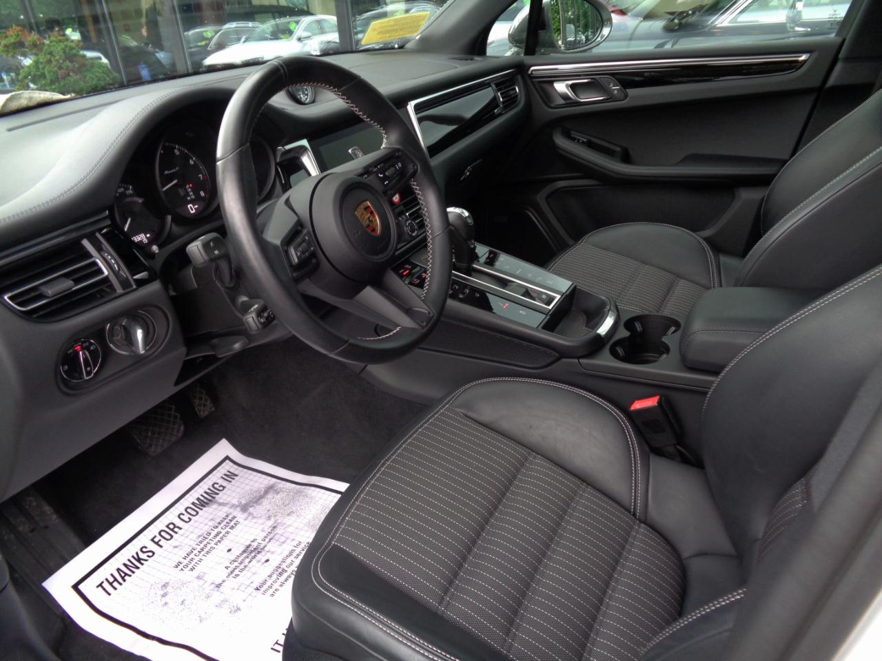 Porsche Macan T AWD 2024