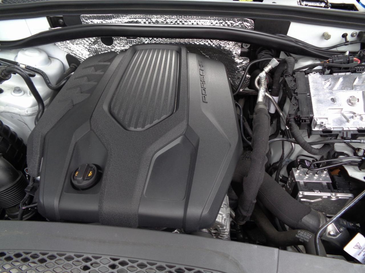 Porsche Macan T AWD 2024
