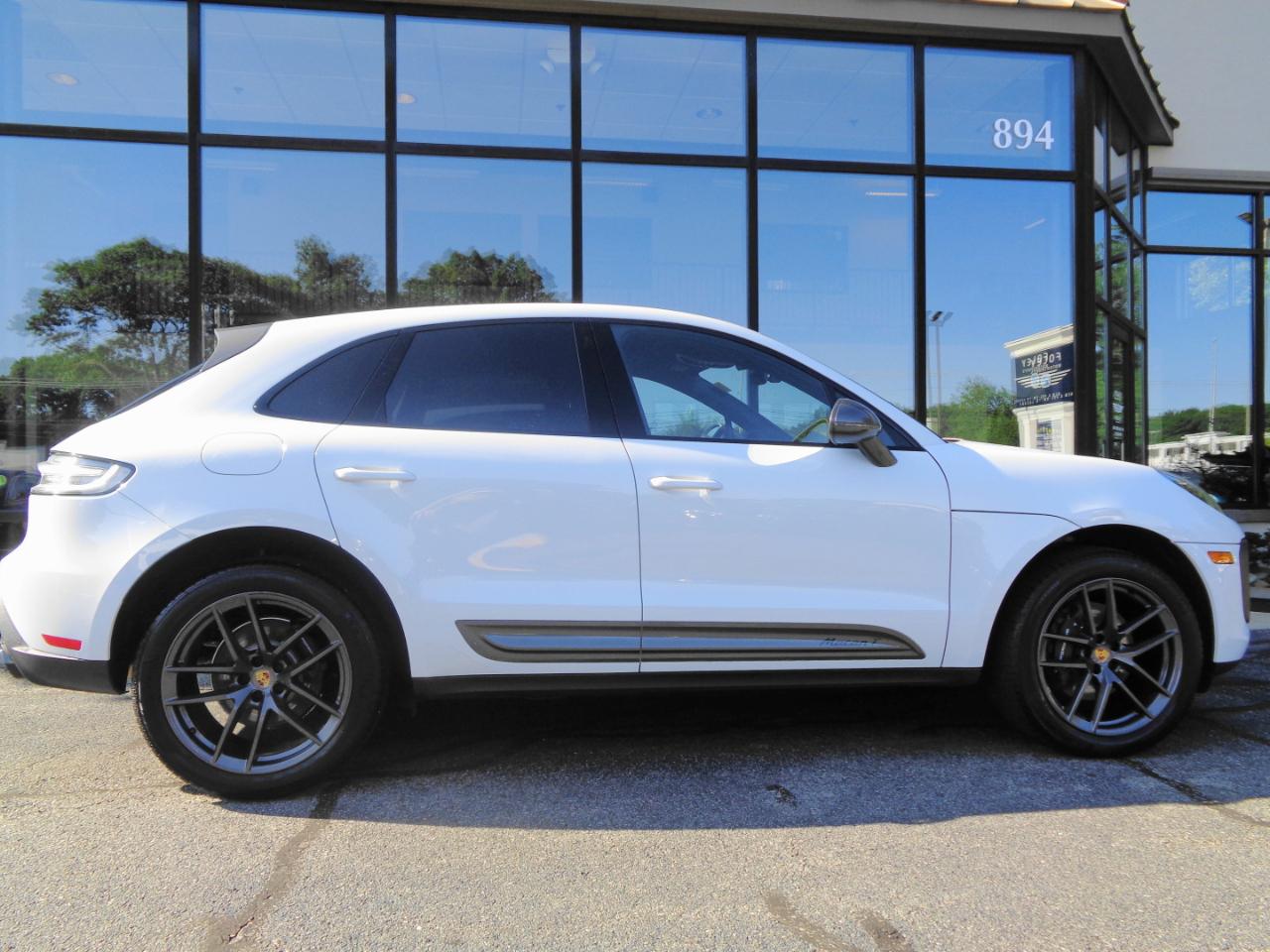 Porsche Macan T AWD 2024