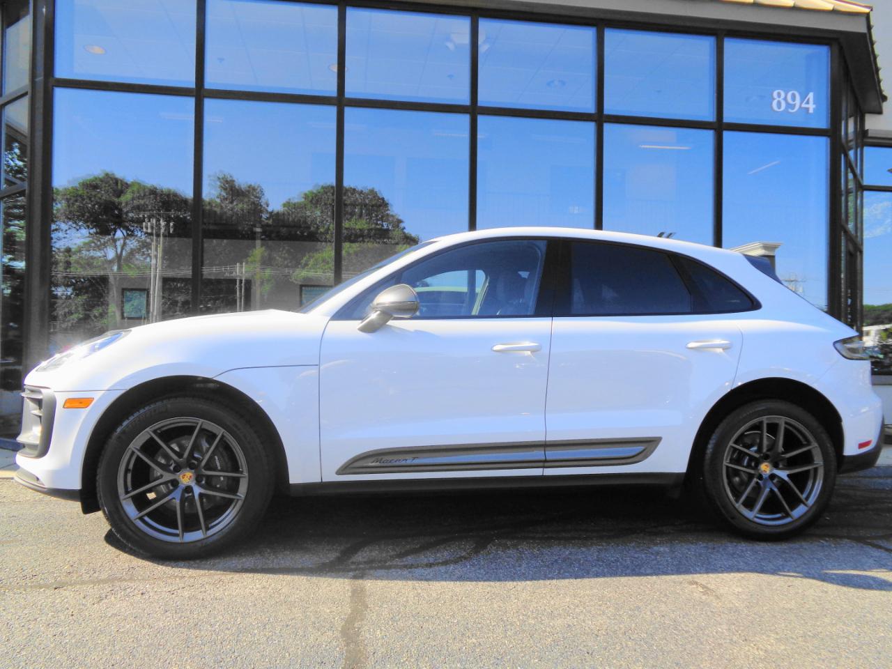 Porsche Macan T AWD 2024
