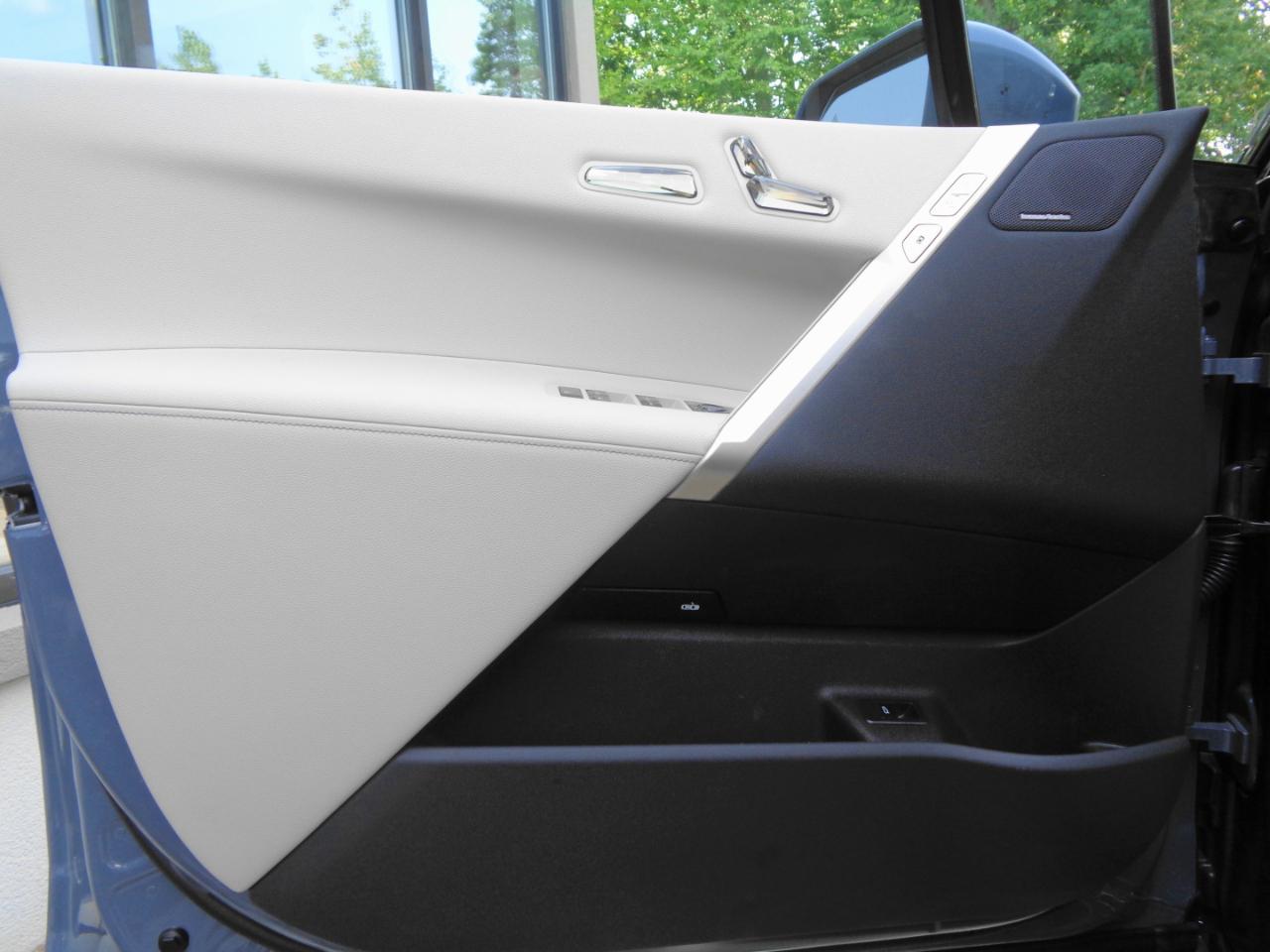 BMW iX xDrive60 Sports Activity Vehicle 2026