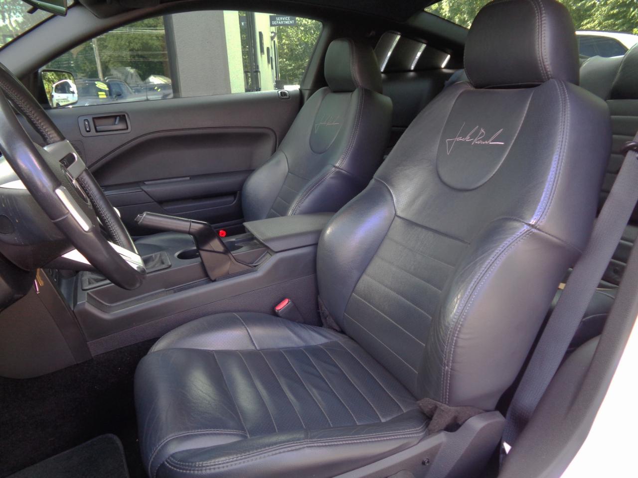 Ford Mustang  2007