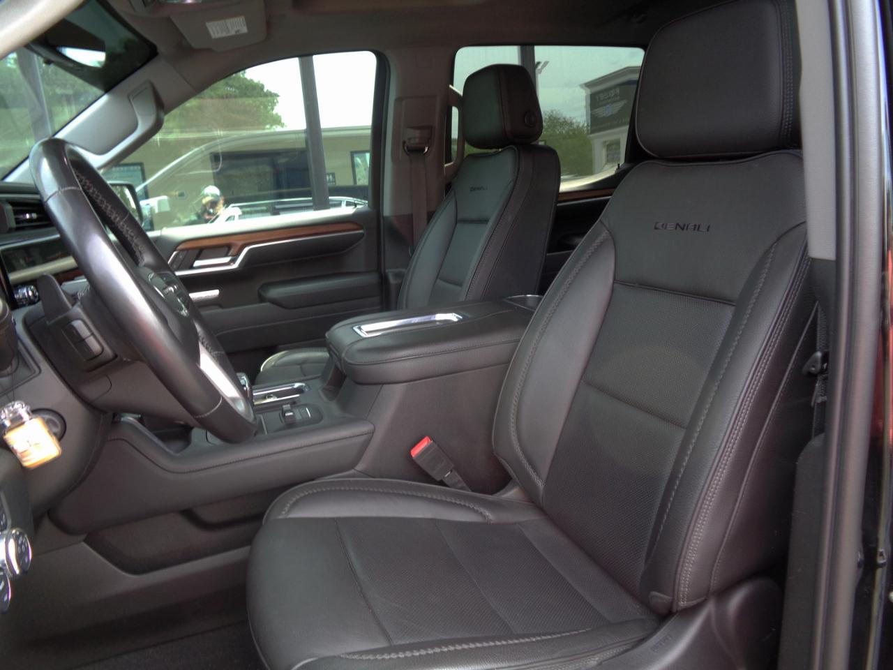 GMC Sierra 1500 4WD Crew Cab 147" Denali 2022