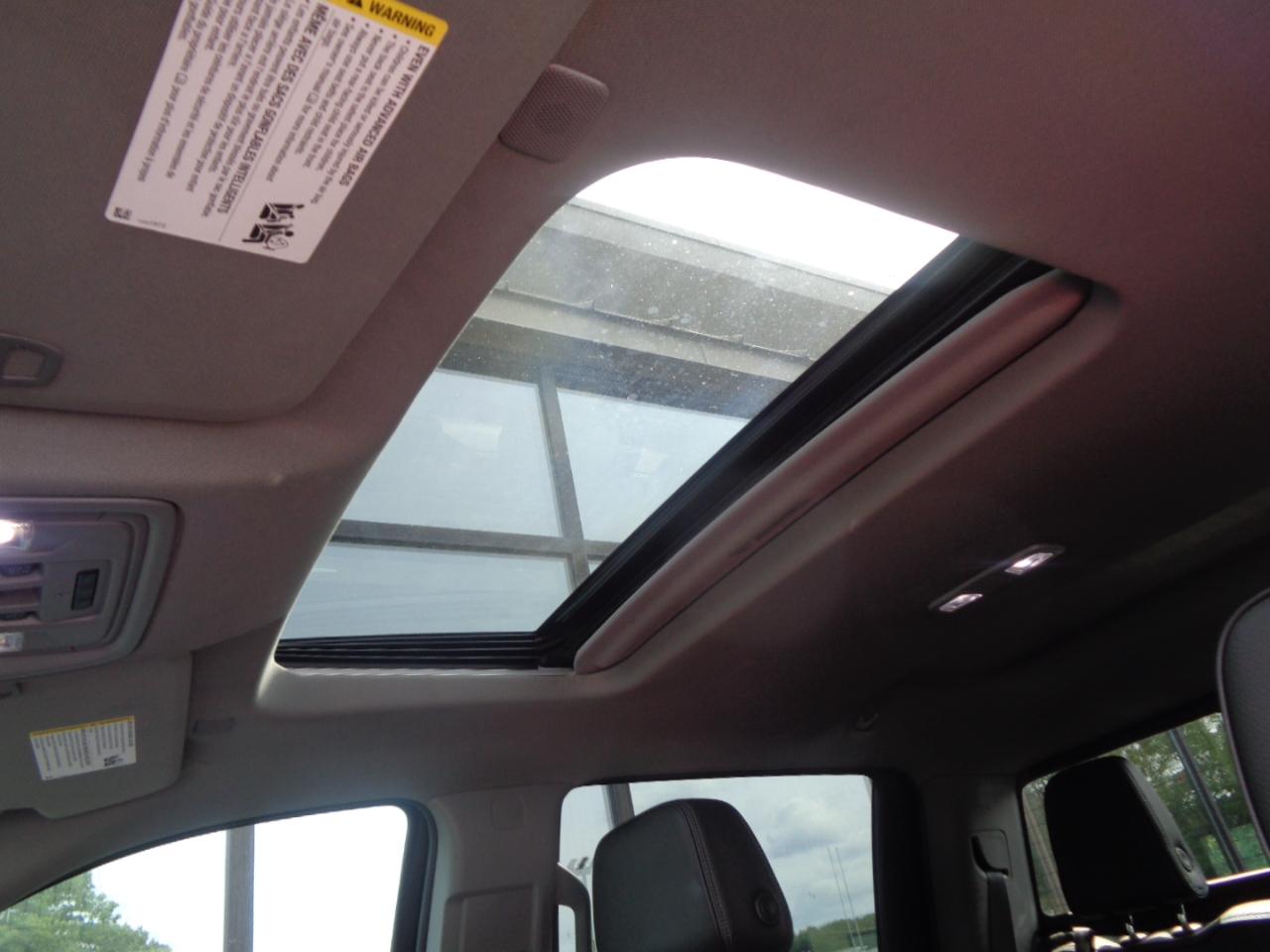 GMC Sierra 1500 4WD Crew Cab 147" Denali 2022