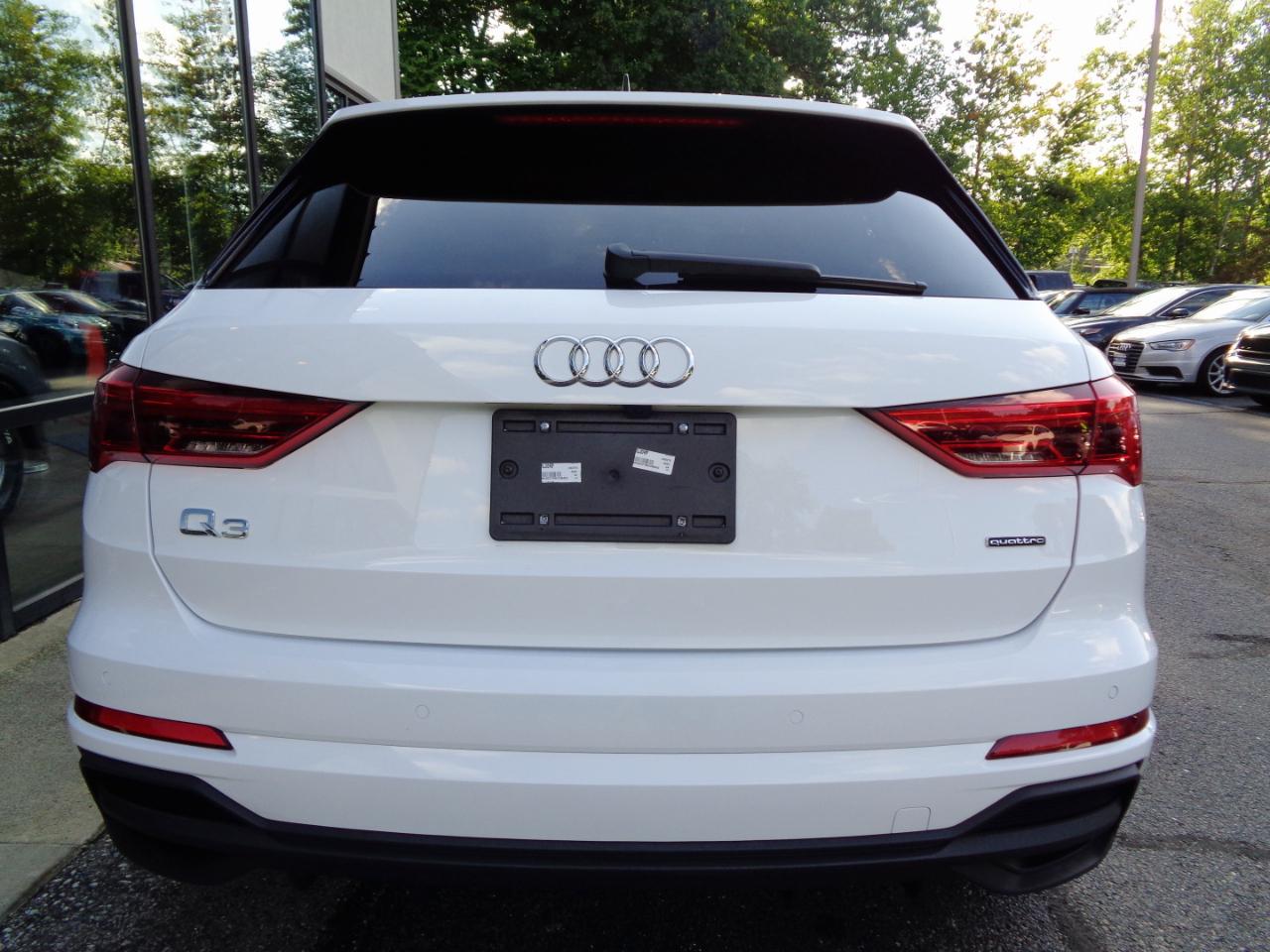 Audi Q3 S line Premium 45 TFSI quattro 2024