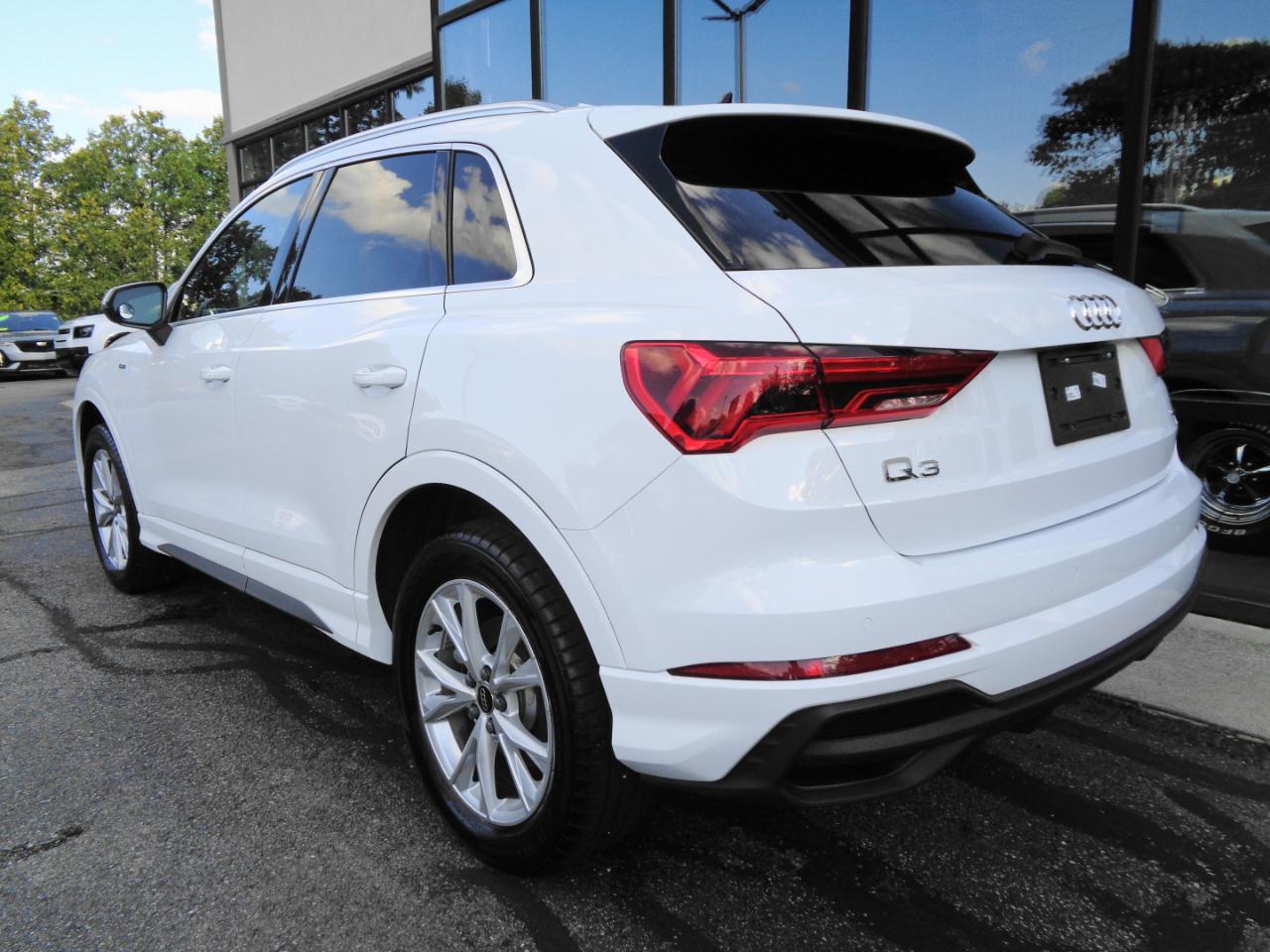Audi Q3 S line Premium 45 TFSI quattro 2024