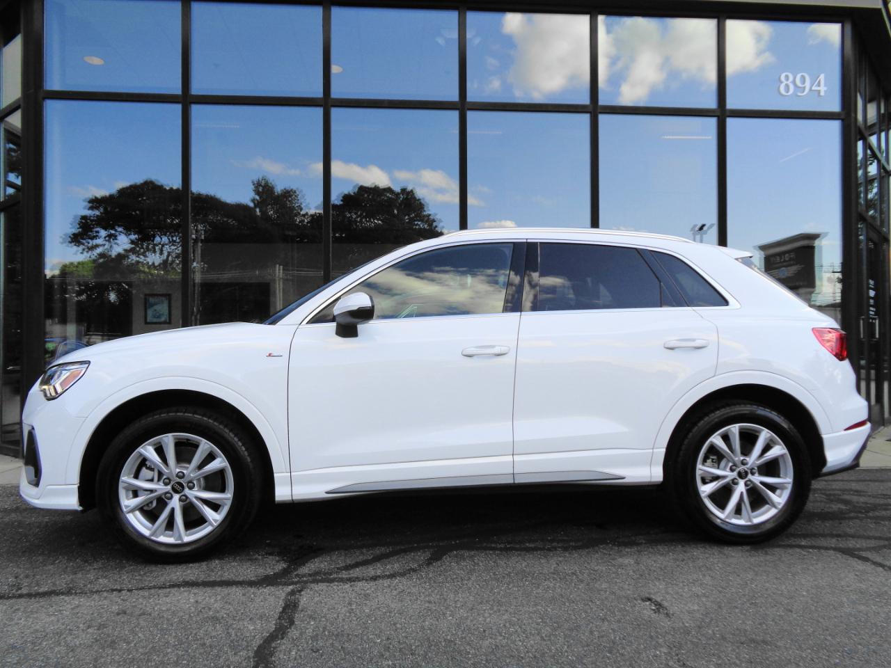 Audi Q3 S line Premium 45 TFSI quattro 2024