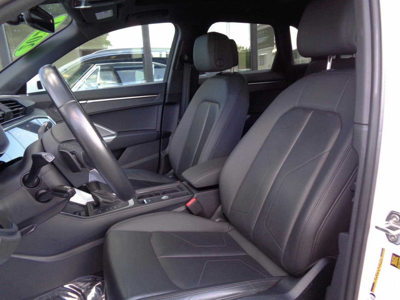 Audi Q3 S line Premium 45 TFSI quattro 2024