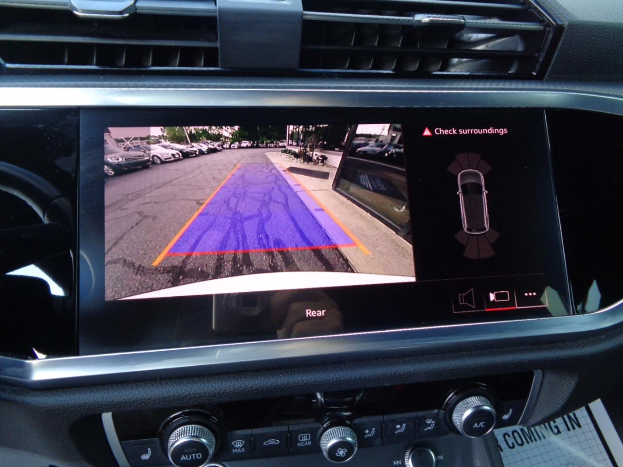 Audi Q3 S line Premium 45 TFSI quattro 2024