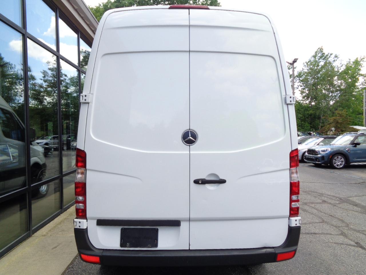 Mercedes-Benz Sprinter Cargo Vans RWD 2500 144" 2016