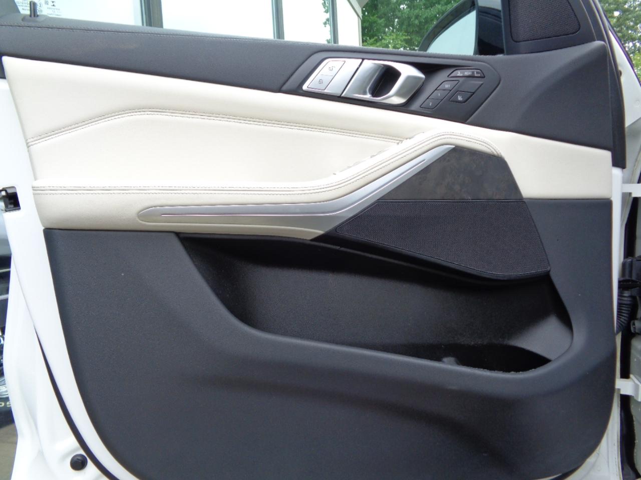 BMW X7 xDrive40i Sports Activity Vehicle 2022