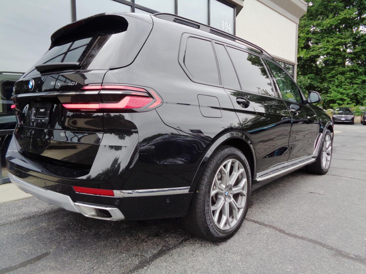 BMW X7 xDrive40i Sports Activity Vehicle 2024