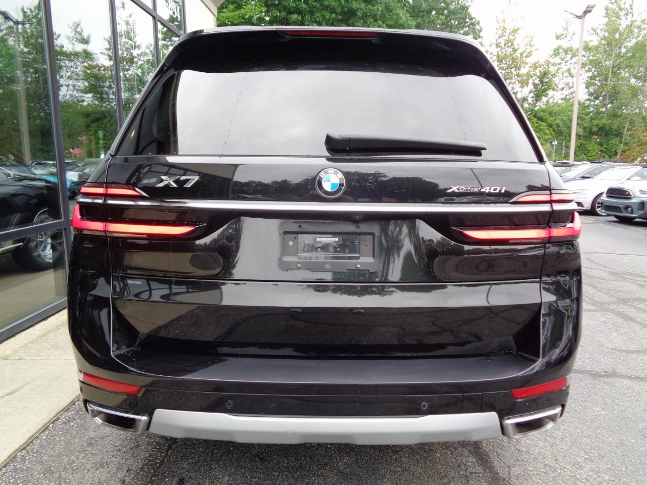 BMW X7 xDrive40i Sports Activity Vehicle 2024