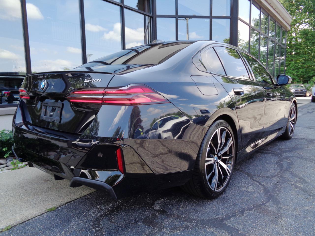 BMW 5 Series 540i xDrive Sedan 2024