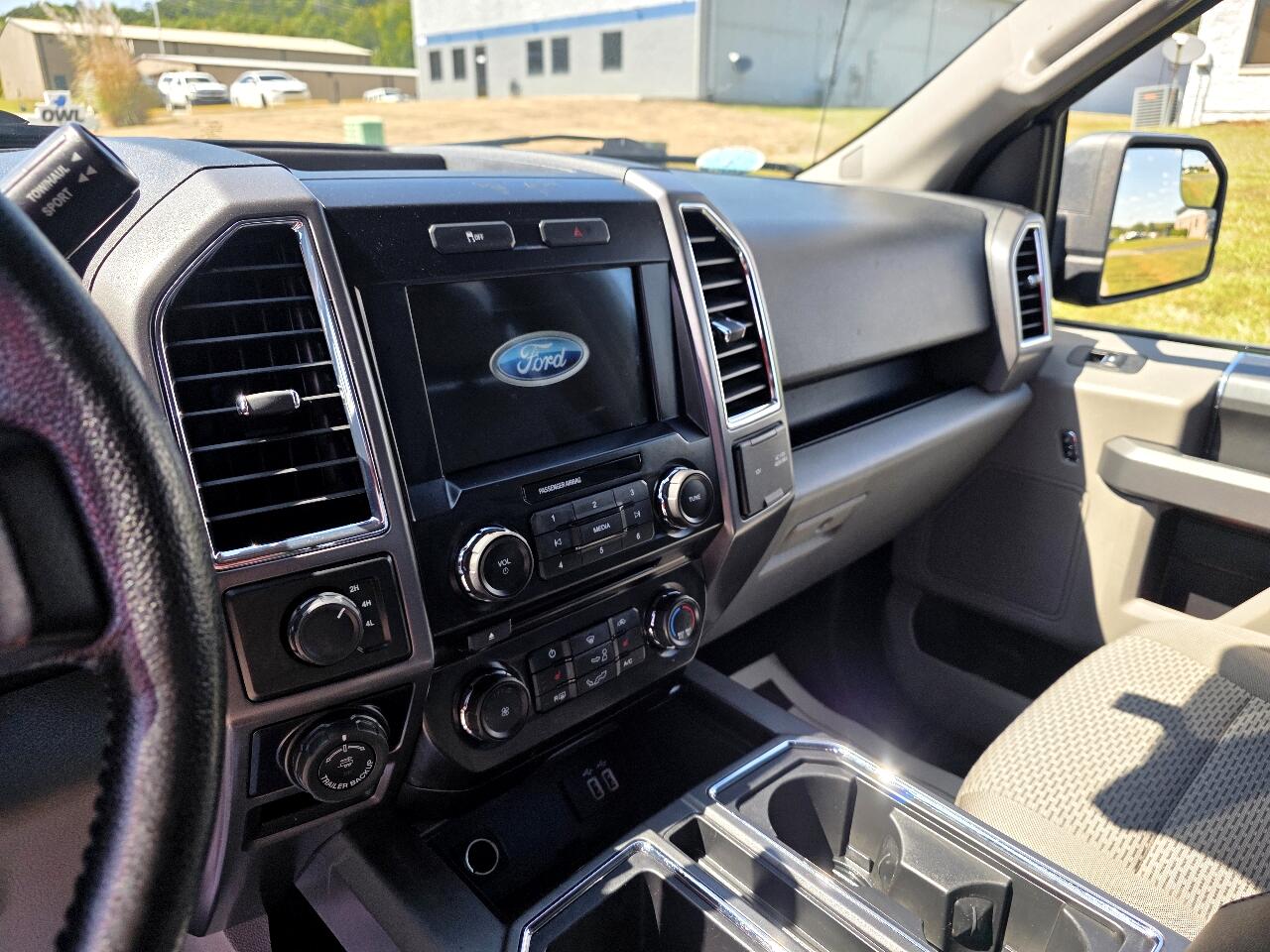 Ford F-150 4WD SuperCrew 145" XLT 2016 Ford F-150 4WD SuperCrew 145" XLT 2016