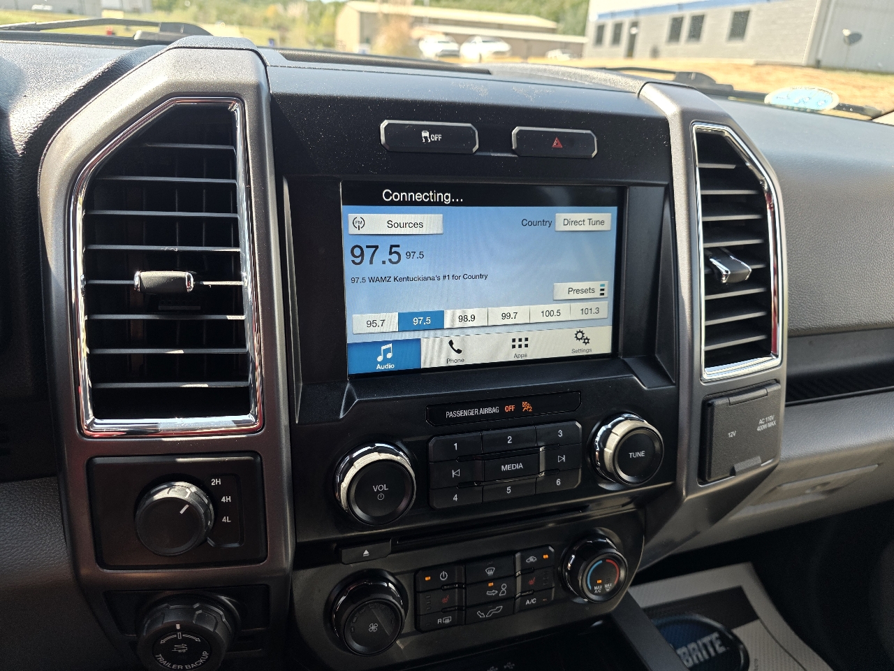 Ford F-150 4WD SuperCrew 145" XLT 2016 Ford F-150 4WD SuperCrew 145" XLT 2016