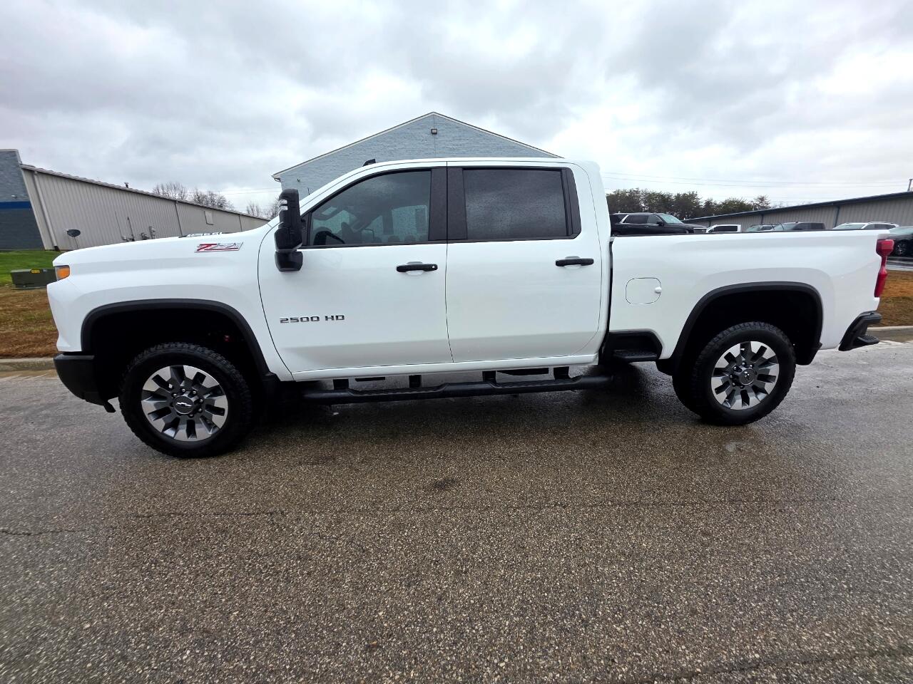 Chevrolet Silverado 2500HD Custom Crew Cab Short Box 4WD 2025