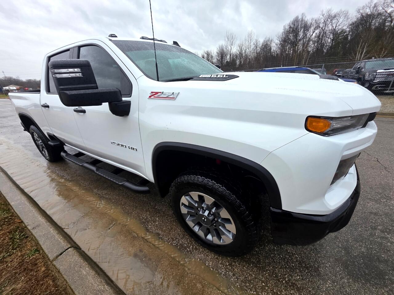 Chevrolet Silverado 2500HD Custom Crew Cab Short Box 4WD 2025