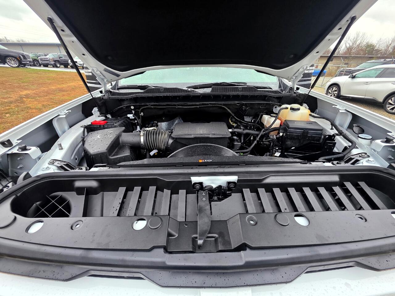 Chevrolet Silverado 2500HD Custom Crew Cab Short Box 4WD 2025