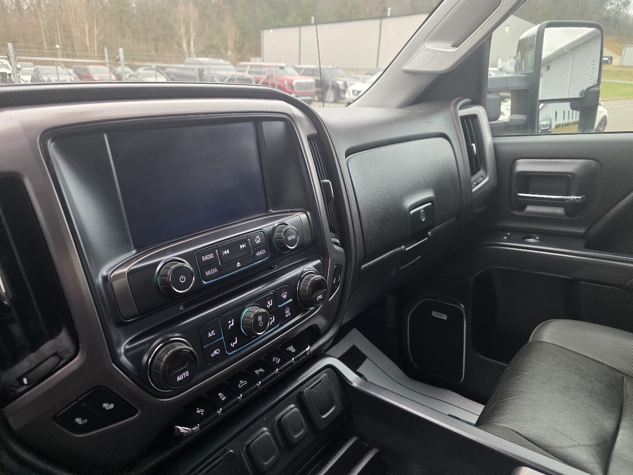 GMC Sierra 2500HD 4WD Crew Cab 159" SLT 2017