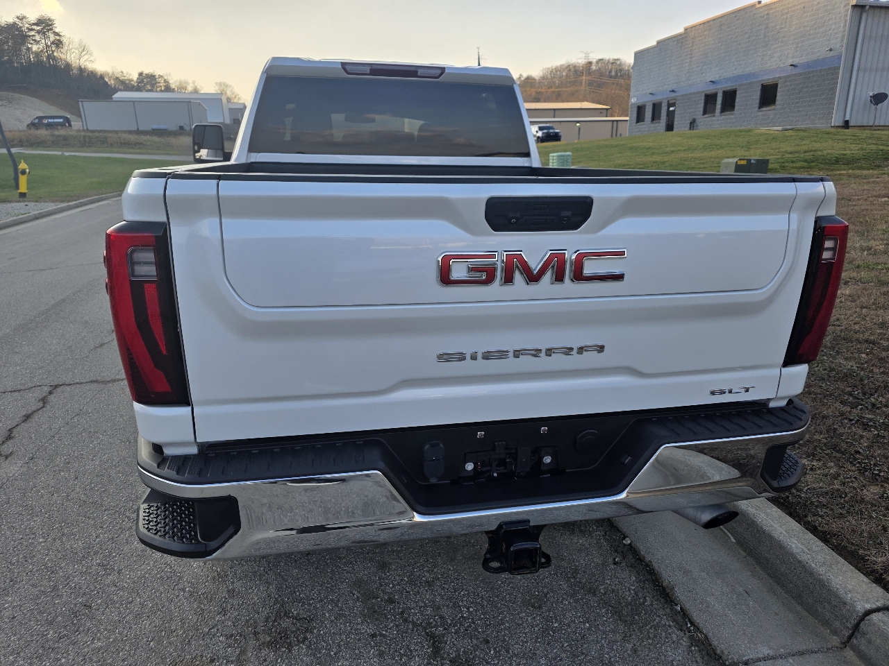 GMC Sierra 2500HD 4WD Crew Cab 153.7" SLT 2024