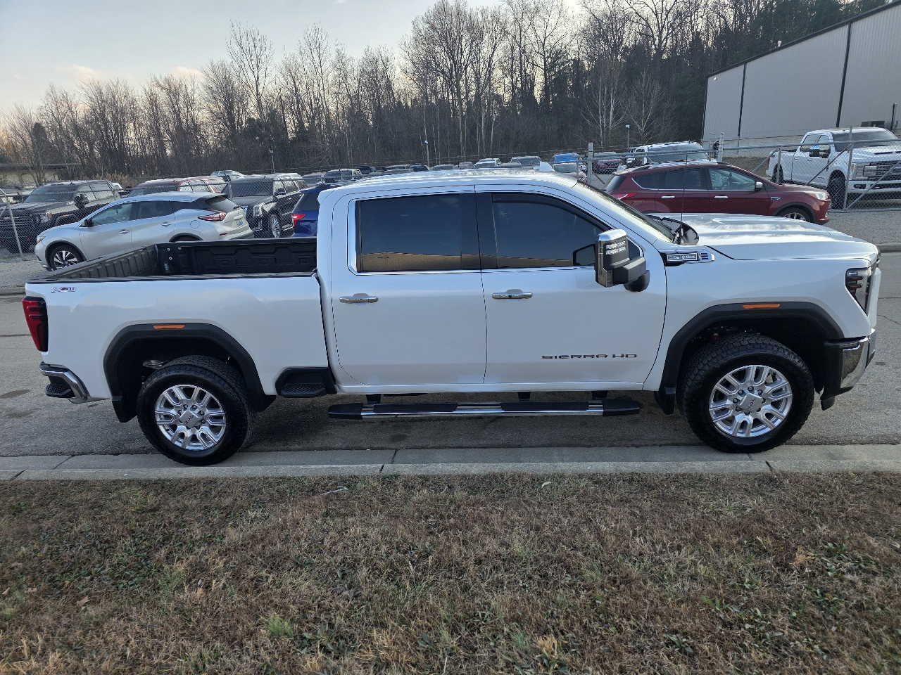 GMC Sierra 2500HD 4WD Crew Cab 153.7" SLT 2024