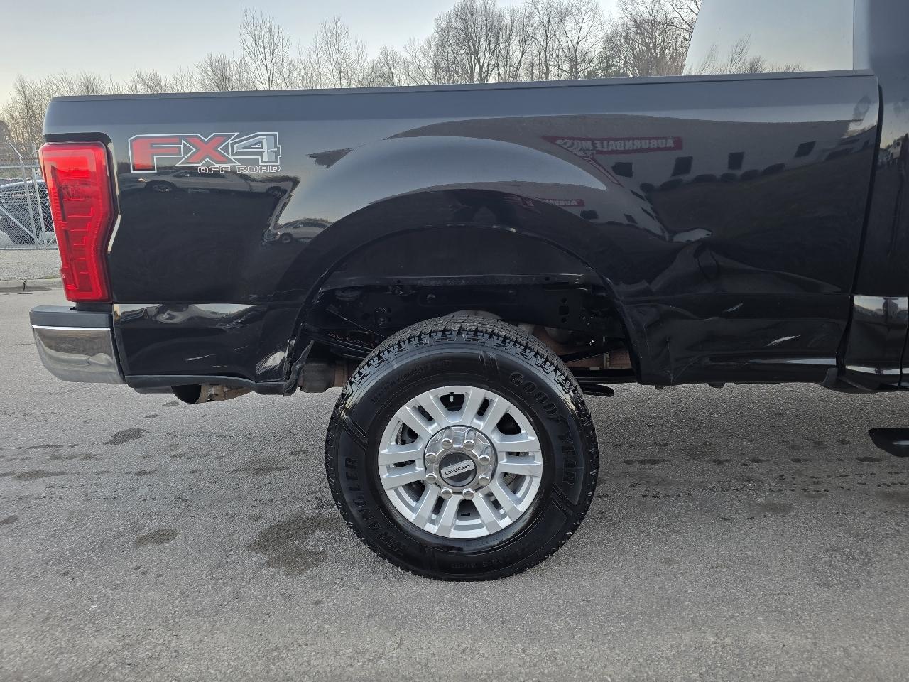 Ford F-250 SD XLT Crew Cab SWB 4WD 2017