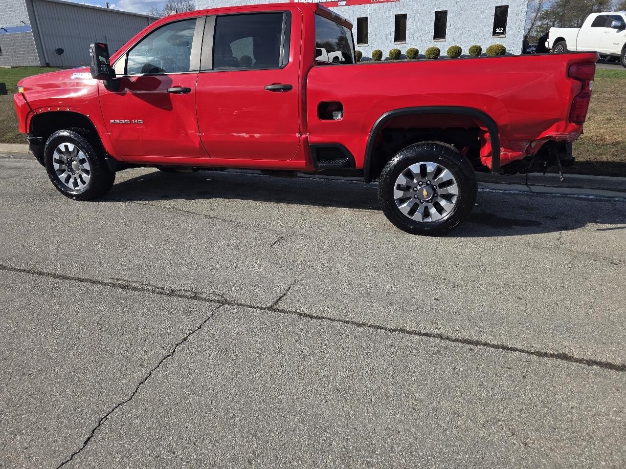 Chevrolet Silverado 2500HD Custom Crew Cab Short Box 4WD 2024