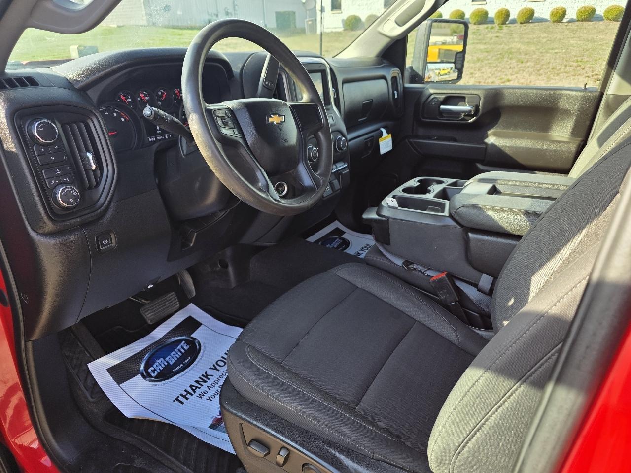 Chevrolet Silverado 2500HD Custom Crew Cab Short Box 4WD 2024